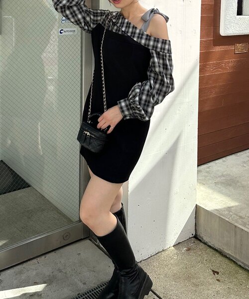 continuer de NICE CLAUP（コンティニューデナイスクラップ）の「【あゆな@ayupi.06セレクト】ドッキングワンショルミニワンピース（ワンピース・レディース・ブラウン/ブラック・FREE）」の9枚目の写真