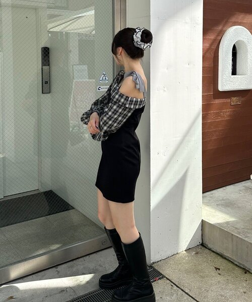 continuer de NICE CLAUP（コンティニューデナイスクラップ）の「【あゆな@ayupi.06セレクト】ドッキングワンショルミニワンピース（ワンピース・レディース・ブラウン/ブラック・FREE）」の11枚目の写真