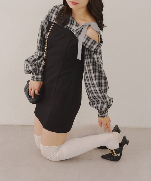 continuer de NICE CLAUP（コンティニューデナイスクラップ）の「【あゆな@ayupi.06セレクト】ドッキングワンショルミニワンピース（ワンピース・レディース・ブラウン/ブラック・FREE）」の15枚目の写真