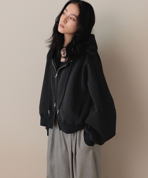 LOWRYS FARM（ローリーズファーム）の「ＺＩＰショートフーディ　588894（パーカー・レディース・グレー/エンジ/ブラック/イエロー/アイボリー/グレー系その他/ピンク・FREE）」の17枚目の写真