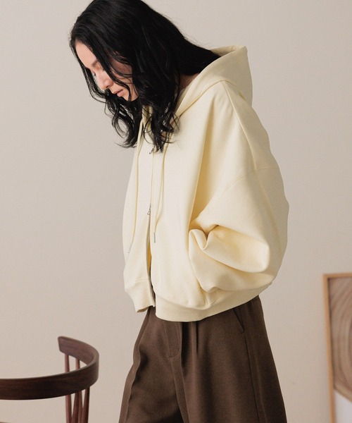 goricha様hope✖️2 luck bean soy toffee dada LOWRYS FARM（ローリーズファーム）の「ZIPショートフーディ 588894