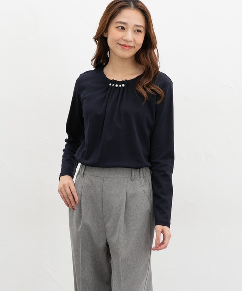 Honeys(ハニーズ)の「きれいめパール使いT(Tシャツ/カットソー・レディース・ブルーグレー/ネイビー/グレイッシュベージュ/ホワイト・LL/S/M/L)」の9枚目の写真