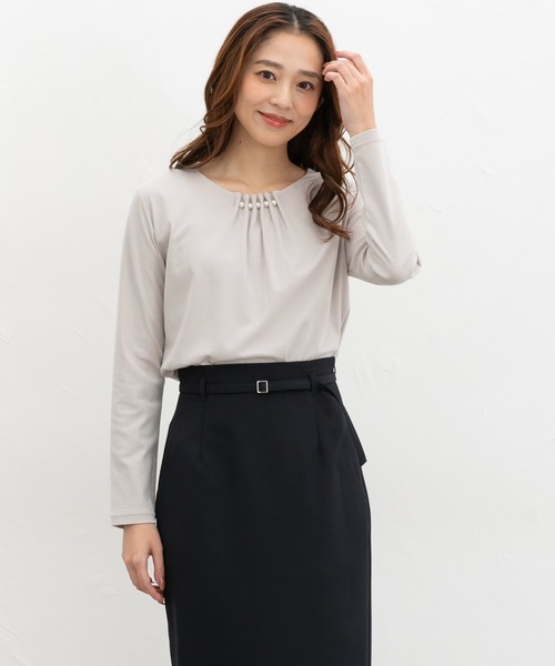 Honeys(ハニーズ)の「きれいめパール使いT(Tシャツ/カットソー・レディース・ブルーグレー/ネイビー/グレイッシュベージュ/ホワイト・LL/S/M/L)」の15枚目の写真