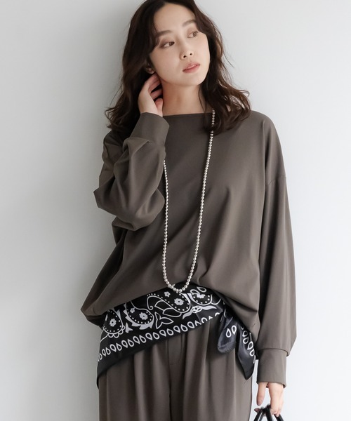 Elura(エルーラ)の「ハイテンションボートネックプルオーバー/596029(Tシャツ/カットソー・レディース・カーキ/ブラック/キャメル・FREE)」の2枚目の写真