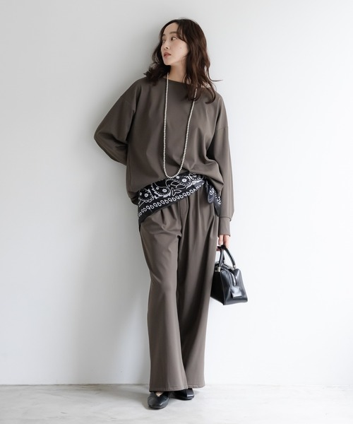 Elura(エルーラ)の「ハイテンションボートネックプルオーバー/596029(Tシャツ/カットソー・レディース・カーキ/ブラック/キャメル・FREE)」の10枚目の写真