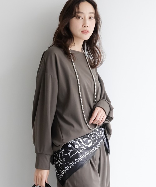 Elura(エルーラ)の「ハイテンションボートネックプルオーバー/596029(Tシャツ/カットソー・レディース・カーキ/ブラック/キャメル・FREE)」の6枚目の写真