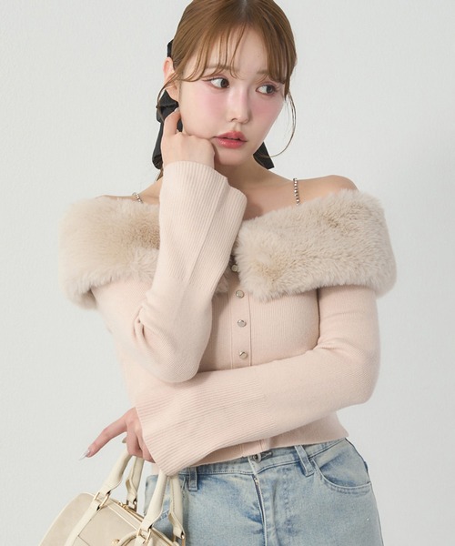 one after another NICE CLAUP（ワンアフターアナザーナイスクラップ）の「WEB限定/ビジューフェイクファーニット（ニット/セーター・レディース・ピンク/モカ/ブラック/アイボリー・FREE）」の2枚目の写真