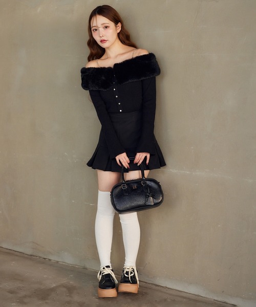 one after another NICE CLAUP（ワンアフターアナザーナイスクラップ）の「WEB限定/ビジューフェイクファーニット（ニット/セーター・レディース・ピンク/モカ/ブラック/アイボリー・FREE）」の14枚目の写真