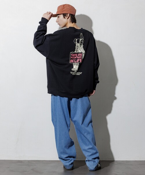 FREAK'S STORE(フリークスストア)の「限定展開 リラックスフィット バックプリント クルーネック スウェット / CAMP MAN(スウェット・メンズ・グレー/ブラック・MEDIUM/SMALL/LARGE)」の17枚目の写真