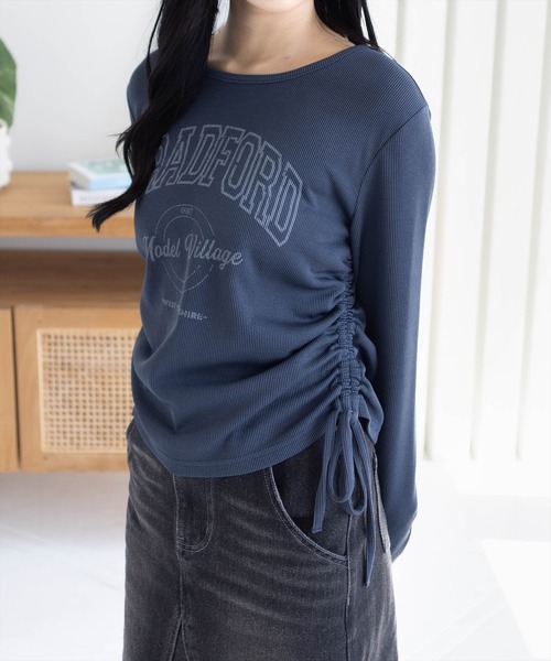 clear（クリア）の「カレッジロゴプリントドロスト長袖カットソー［韓国ファッション カジュアル］≪AW新作≫（Tシャツ/カットソー・レディース・ネイビー/モカ/アイボリー・F）」の3枚目の写真
