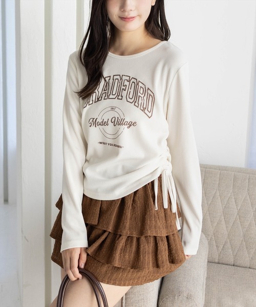 clear（クリア）の「カレッジロゴプリントドロスト長袖カットソー［韓国ファッション カジュアル］≪AW新作≫（Tシャツ/カットソー・レディース・ネイビー/モカ/アイボリー・F）」の2枚目の写真