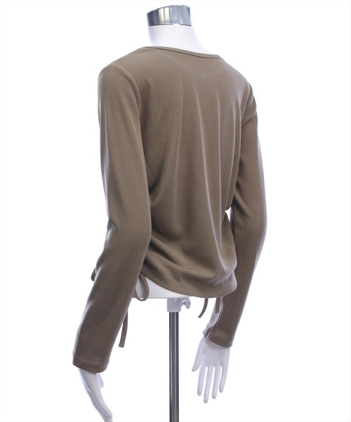 clear（クリア）の「カレッジロゴプリントドロスト長袖カットソー［韓国ファッション カジュアル］≪AW新作≫（Tシャツ/カットソー・レディース・ネイビー/モカ/アイボリー・F）」の11枚目の写真