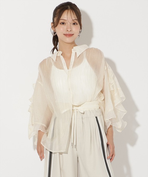 AND COUTURE(アンドクチュール)の「シアープリーツフリルシャツ(シャツ/ブラウス・レディース・アイボリー/ベージュ/ピンク・FREE)」の3枚目の写真