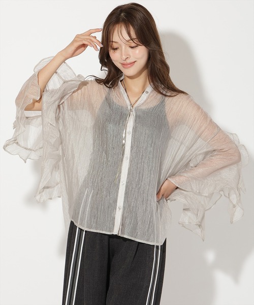 AND COUTURE(アンドクチュール)の「シアープリーツフリルシャツ(シャツ/ブラウス・レディース・アイボリー/ベージュ/ピンク・FREE)」の2枚目の写真
