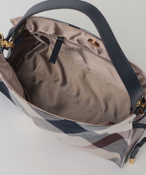 BLUE LABEL CRESTBRIDGE（ブルーレーベルクレストブリッジ）の「クレストブリッジチェックカルゼギャザーミニバッグ（ショルダーバッグ・レディース・レッド/ベージュ系その他・FREE）」の14枚目の写真