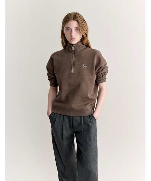 Maison Kitsune(メゾンキツネ)の「BABY FOX HALF ZIP SWEATSHIRT(スウェット・レディース・ベージュ/ワインレッド/チョコ/ベージュ系その他/ブラウン系その他・XS/S/M/L/XL)」の10枚目の写真
