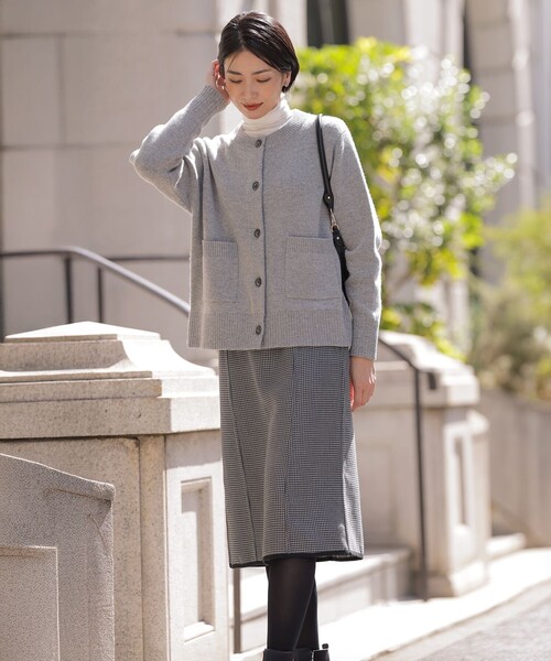 J.PRESS(ジェイプレス)の「CAT ニット カーディガン(ニット/セーター・レディース・ライトグレー系/ベージュ系・MEDIUM/LARGE)」の3枚目の写真
