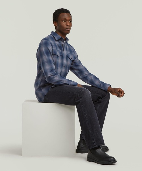 G-STAR(ジースター)の「LENNEY BOOTCUT 2.0 JEANS/ヴィンテージライクレギュラーブーツカットジーンズ(デニムパンツ・メンズ・ブラック系その他・29/30/36/32/32/30/31/30/34/30/28/30/30/30/33/30)」の4枚目の写真