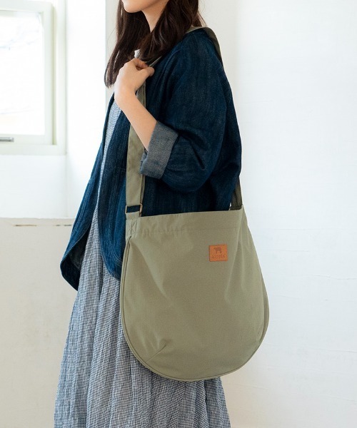 kippis(キッピス)の「kippisバルーンショルダー<撥水加工>(ショルダーバッグ・レディース・チャコールグレー/セージグリーン/ベージュ/ブラック・FREE)」の9枚目の写真