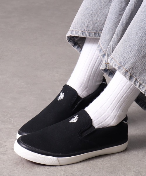 U.S. POLO ASSN.(ユーエスポロアッスン)の「【U.S. POLO ASSN./ユーエスポロアッスン】ワンポイント キャンバス スリッポン(スリッポン・レディース・ブラック/ホワイト・23.0cm/24.0cm/24.5cm/25.0cm/22.5cm/23.5cm)」の2枚目の写真