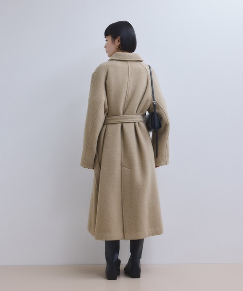 ADAM ET ROPE'（アダムエロペ）の「【WEB限定】ベルテッドオーバーサイズロングコート（ステンカラーコート・レディース・ベージュ/ブラック/グレー/ブラウン・FREE）」の10枚目の写真