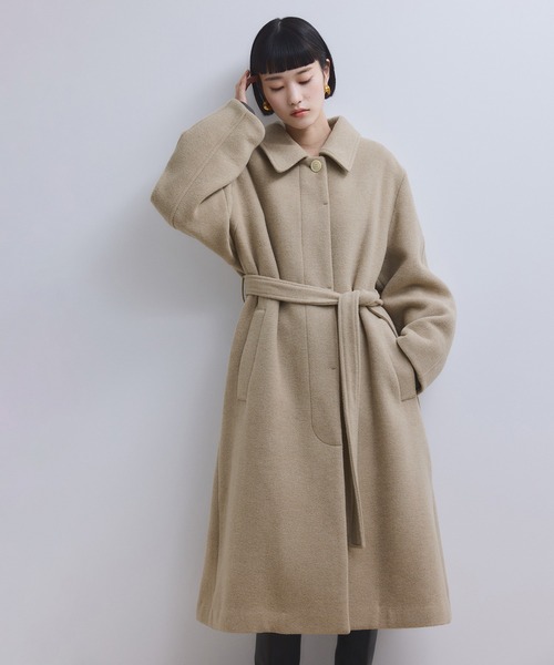ADAM ET ROPE'（アダムエロペ）の「【WEB限定】ベルテッドオーバーサイズロングコート（ステンカラーコート・レディース・ベージュ/ブラック/グレー/ブラウン・FREE）」の18枚目の写真