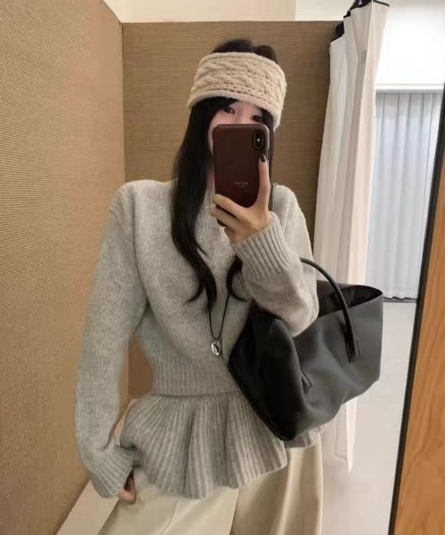 LETee(レティー)の「ボートネックニットプルオーバー/取り外しペプラム付(ニット/セーター・レディース・ダークグレー/ホワイト/グレー・FREE)」の2枚目の写真