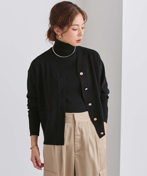 UR'S(ユアーズ)の「Vネックゴールド釦カーディガン(カーディガン/ボレロ・レディース・ブラック/ネイビー/チャコール/キャメル・L/M/S)」の5枚目の写真