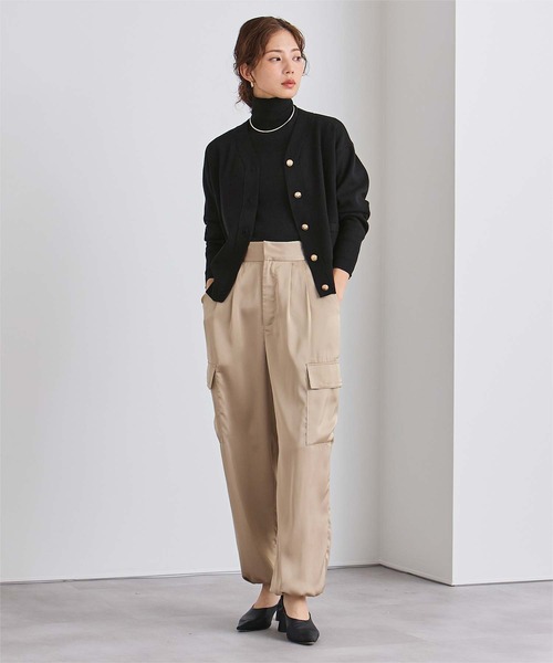 UR'S(ユアーズ)の「Vネックゴールド釦カーディガン(カーディガン/ボレロ・レディース・ブラック/ネイビー/チャコール/キャメル・L/M/S)」の7枚目の写真