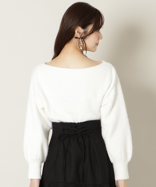 WILLSELECTION(ウィルセレクション)の「ブローチ付きオフショルニット(ニット/セーター・レディース・オフホワイト/ベージュ/サックスブルー/ライトグレー・FREE)」の11枚目の写真