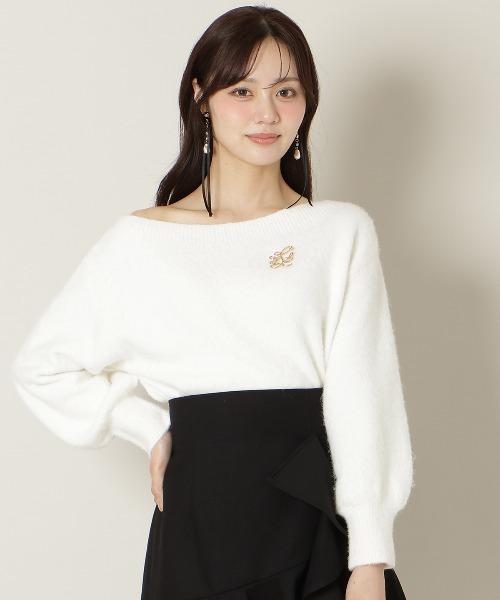 WILLSELECTION(ウィルセレクション)の「ブローチ付きオフショルニット(ニット/セーター・レディース・オフホワイト/ベージュ/サックスブルー/ライトグレー・FREE)」の13枚目の写真