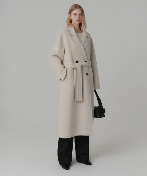 LOOKAST(ルックキャスト)の「セリアウールカシミヤハンドメイドダブルコート / SERRIA WOOL CASHMERE HANDMADE DOUBLE COAT_4colors(チェスターコート・レディース・ブラック/ライトベージュ/ダークグレー/ダークブラウン・ONE)」の5枚目の写真