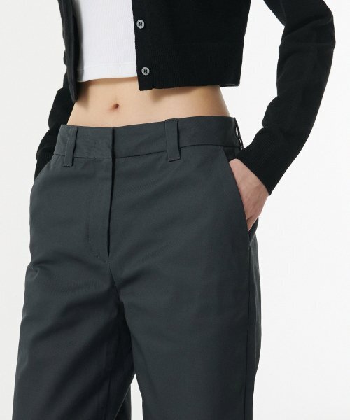 MUSINSA STANDARD WOMAN（ムシンサスタンダードウーマン）の「ウィメンズヘビーウェイトCPレギュラーフィットチノパンツ[ダークグレー]（その他パンツ・レディース・その他・24/25/26/27/28/29/30）」の5枚目の写真