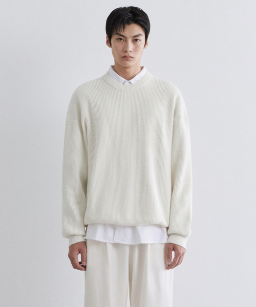 MUSINSA STANDARD(ムシンサスタンダード)の「オーバーサイズリブドクルーネックニット【クリーム】(ニット/セーター・メンズ・その他・SMALL/MEDIUM/LARGE/X-LARGE/XX-LARGE)」の1枚目の写真