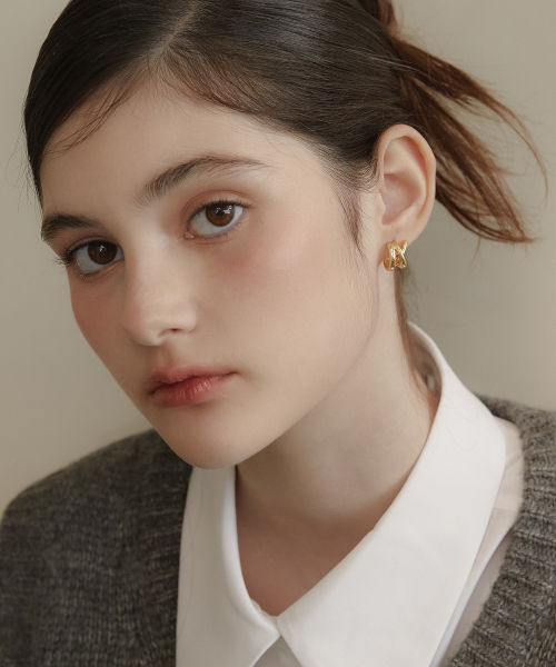 TATIANA(タチアナ)の「ロンナインボールドイヤリング EC3126(ピアス(両耳用)・レディース・シルバー/シルバー×ゴールド/イエローゴールド・FREE)」の9枚目の写真