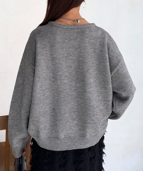 Chez toi（シェトワ）の「シャギーロゴニットプルオーバー（ニット