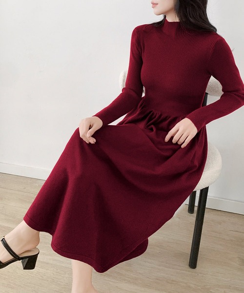 LOWO（ロワ）の「モックネック フレア ニットワンピース ロング丈 冬 きれいめ 秋冬（ワンピース・レディース・ブラック/アイボリー/チャコールグレー/ベージュ/レッド/ブラウン・FREE）」の6枚目の写真