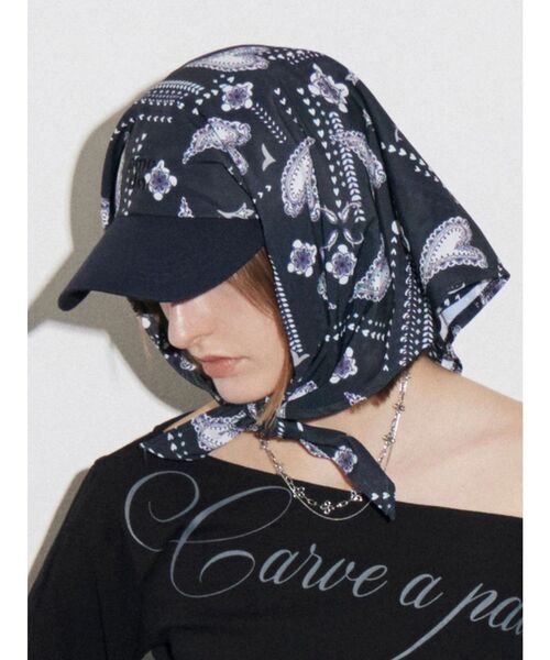 EMODA（エモダ）の「2トーンスカーフキャップ（キャップ・レディース・ネイビー/ホワイト・FREE）」の3枚目の写真