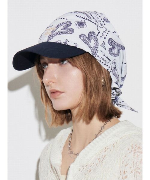 EMODA（エモダ）の「2トーンスカーフキャップ（キャップ・レディース・ネイビー/ホワイト・FREE）」の5枚目の写真