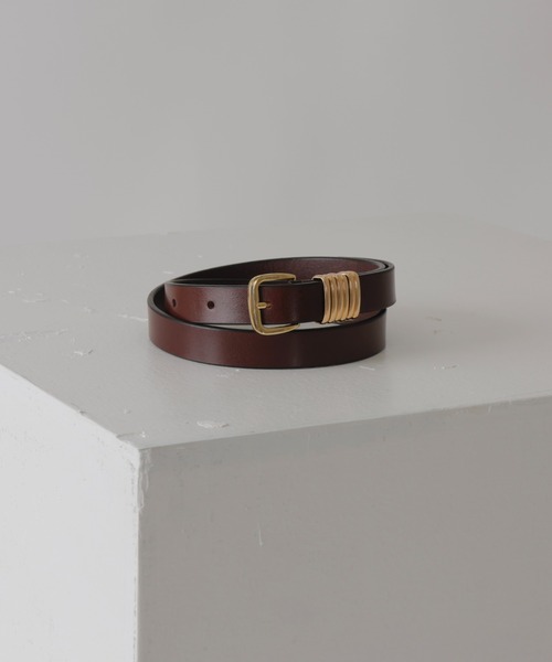 CINOH(チノ)の「SLIM LEATHER BELT/ALL GOLD DETAIL(ベルト・メンズ・ブラウン・S/M)」の7枚目の写真