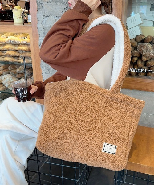 Miniministore(ミニミニストア)の「トートバッグ 両面 もこもこ 大容量(トートバッグ・レディース・ホワイト×ブラウン/ホワイト×グレー・FREE)」の3枚目の写真