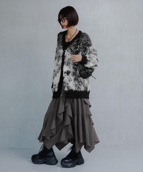 PAGEBOY(ページボーイ)の「ジグフリティアードスカート(スカート・レディース・ブルー/チャコールグレー/ブラック/グレイッシュベージュ・FREE)」の19枚目の写真