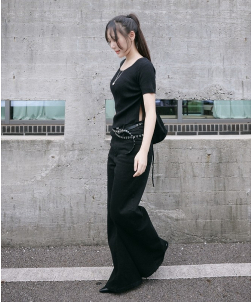 LADY VOLUME(レディーボリューム)の「ストレートフレアジーンズ (ブラック)(デニムパンツ・レディース・その他・SMALL/MEDIUM/LARGE)」の1枚目の写真