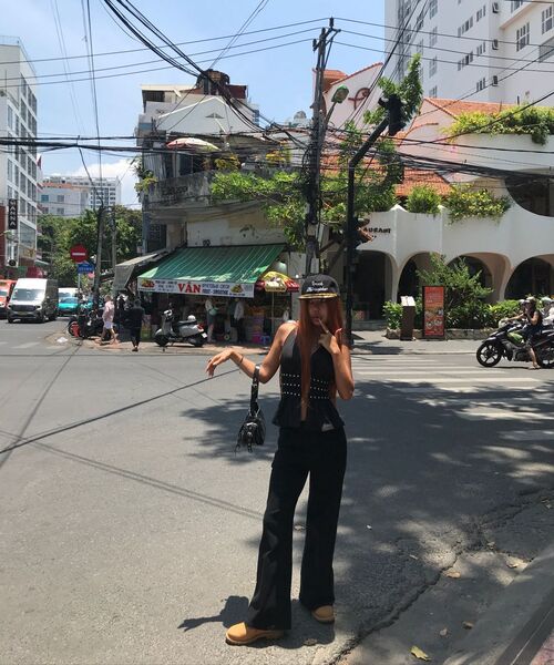 LADY VOLUME(レディーボリューム)の「ストレートフレアジーンズ (ブラック)(デニムパンツ・レディース・その他・SMALL/MEDIUM/LARGE)」の8枚目の写真