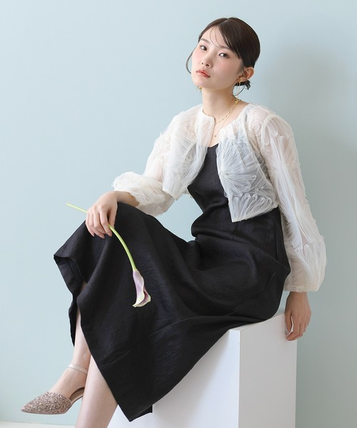 Kana(カナ)の「【kaene別注企画】チュールエンブロイダリーボレロ 光沢サテンAラインドレス 2点セット パーティー結婚式 お呼ばれ オケージョンドレス(ドレス・レディース・ラベンダー/ベージュ/ベージュ×ブラック・S)」の2枚目の写真