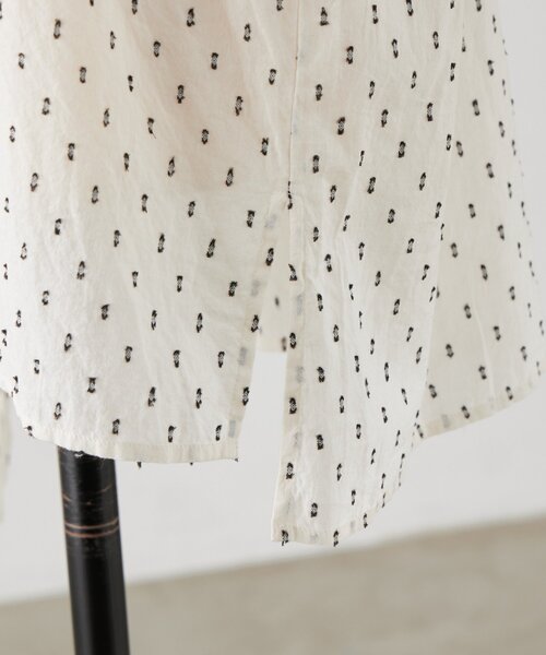 BEARDSLEY（ビアズリー）の「スモールカットジャガードブラウス（シャツ/ブラウス・レディース・ホワイト・FREE）」の8枚目の写真