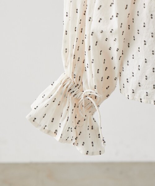 BEARDSLEY（ビアズリー）の「スモールカットジャガードブラウス（シャツ/ブラウス・レディース・ホワイト・FREE）」の5枚目の写真