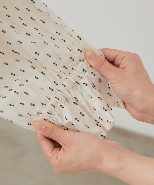 BEARDSLEY（ビアズリー）の「スモールカットジャガードブラウス（シャツ/ブラウス・レディース・ホワイト・FREE）」の4枚目の写真