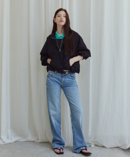 ILOIL(イロイル)の「BALLOON CROPPED WINDBREAKER_BLACK(ナイロンジャケット・レディース・その他・FREE)」の1枚目の写真