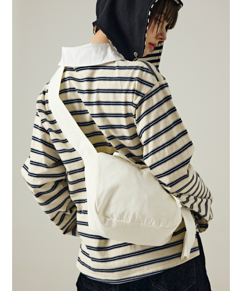 Salad bowls（サラダボール）の「Oxford Shirt Bags [IVORY]（ショルダーバッグ・レディース・アイボリー・FREE）」の2枚目の写真